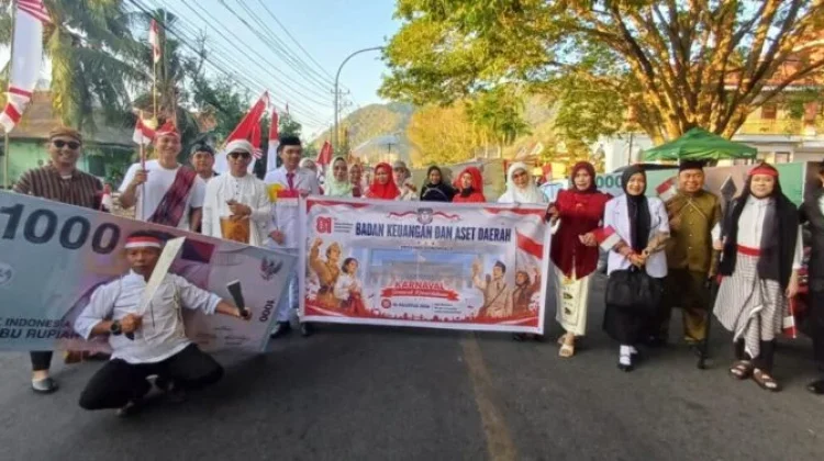 Berkostum Perjuangan Staf BKAD Meriahkan HUT Kemerdekaan