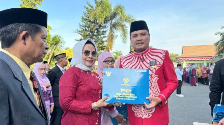 87 PNS Kemenag Gorontalo Terima Satyalancana Karya Satya