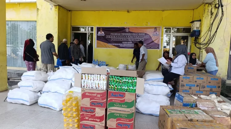 Dinas Kumperindag Gorontalo Serahkan Bantuan Pelaku UMKM