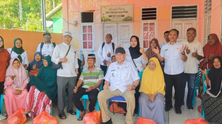 Pemprov Gorontalo Salurkan Bantuan Pangan ke 52 KK di Huangobotu