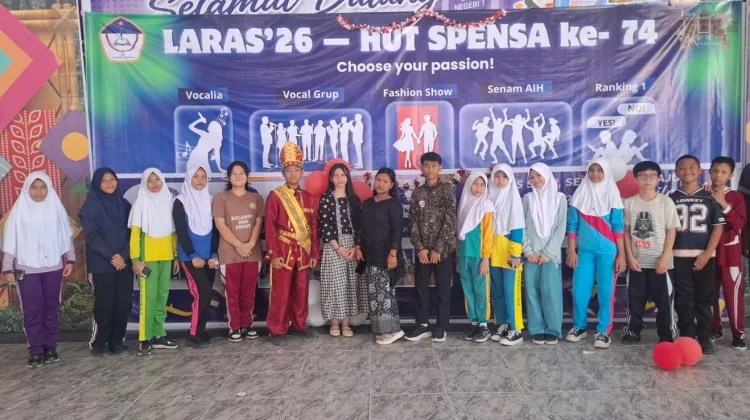 Orang Tua Ikut Semarakkan HUT RI dan HUT Spensa Gorontalo