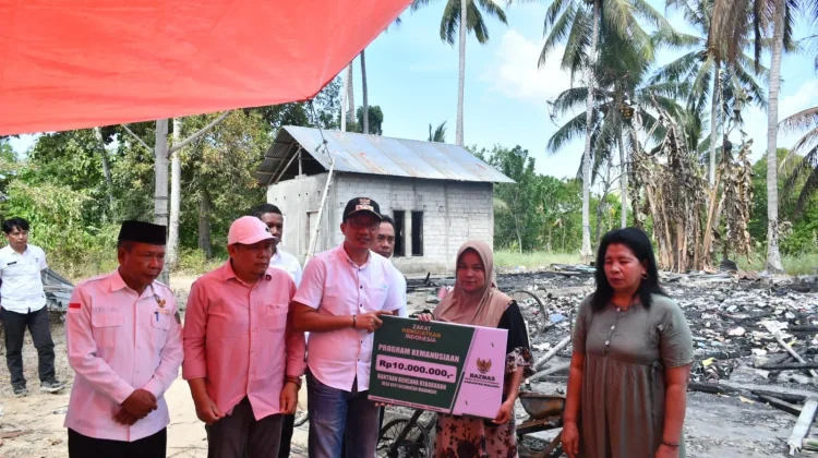 Tiga Keluarga Korban Kebakaran Desa Buti Terima Santunan Pemkab Boalemo