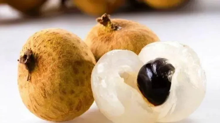Buah yang Perlu Dibatasi Pasien Kanker