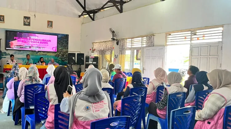 Mahasiswa KKN Profesi Kesehatan UNG Gelar Pendampingan Penggunaan Website Siaga
