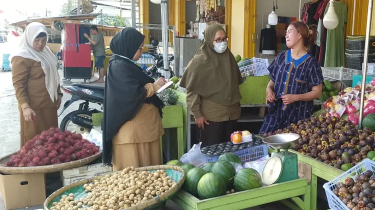 Pastikan Pangan Aman, DKPTPH Uji Cepat 29 Sampel di Pasar Tradisional