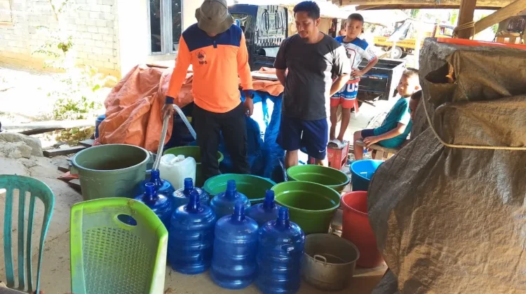 Peduli Warga di tengah Kemarau, BPBD Salurkan 12.200 Liter Air Bersih di Tomilito