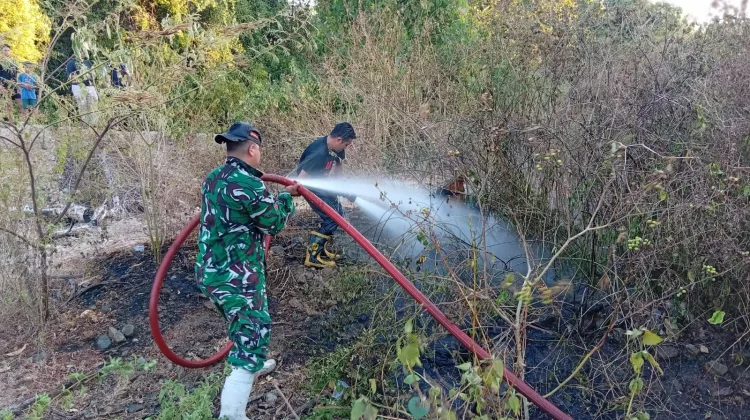 TNI dan BPBD Gerak Cepat Tangani Karhutla 10 Hektare di Bone Bolango