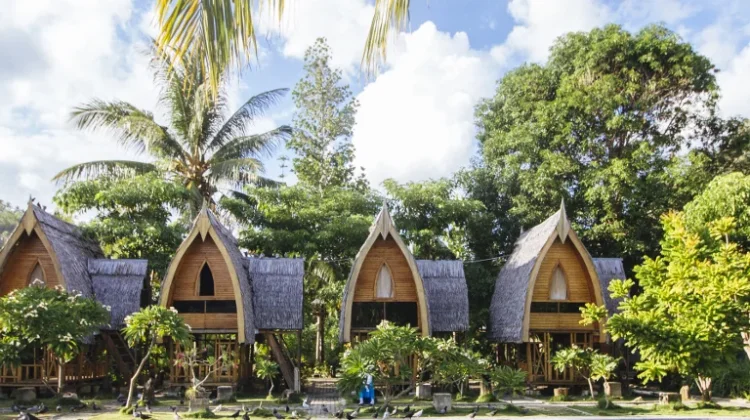 Pesona Religi dari Puncak Bukit Bubohu