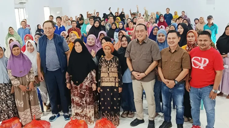 Gubernur Gorontalo Tetap Salurkan Bantuan Pangan di Hari Libur