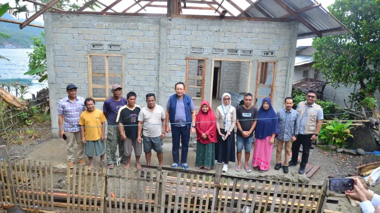 Dikunjungi Gubernur, Masyarakat Bone Bersyukur atas Program BSPS
