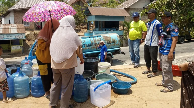 Penantian Panjang Berakhir, Warga Gentuma Raya Akhirnya Dapat Air Bersih