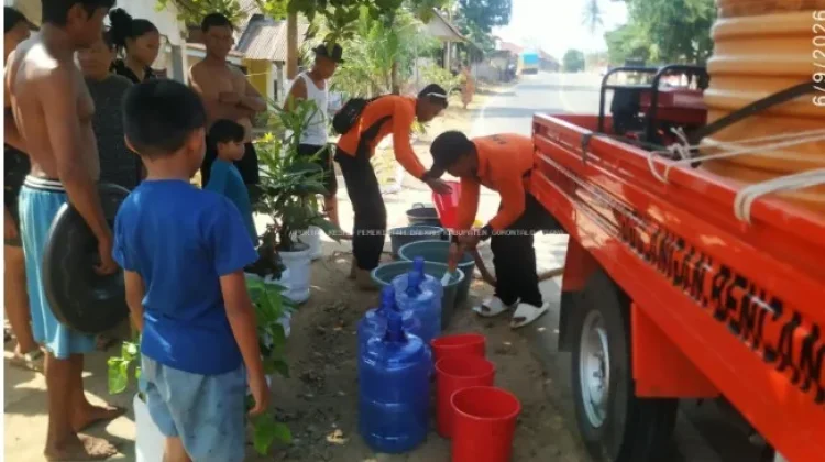 Kemarau Meluas, BPBD Gorontalo Utara Distribusikan Air Bersih