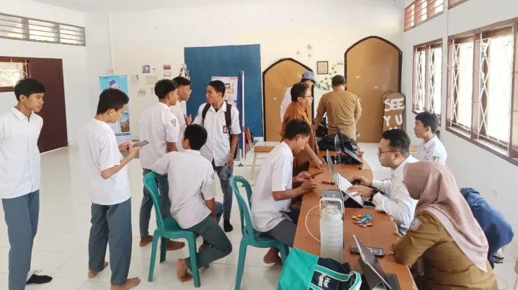 Dinsosdukcapil Gorontalo Layani Perekaman KTP-el di SMKN 1 Gorontalo
