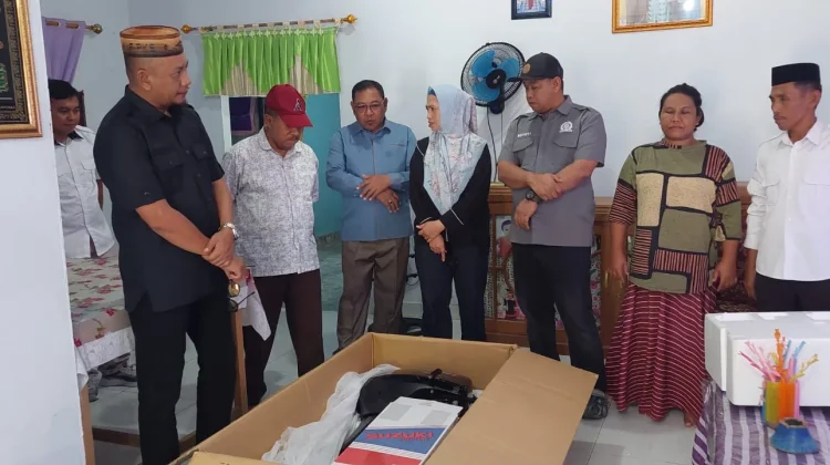 Komisi II Deprov Gorontalo Pastikan Bantuan Mesin Tempel Tepat Sasaran