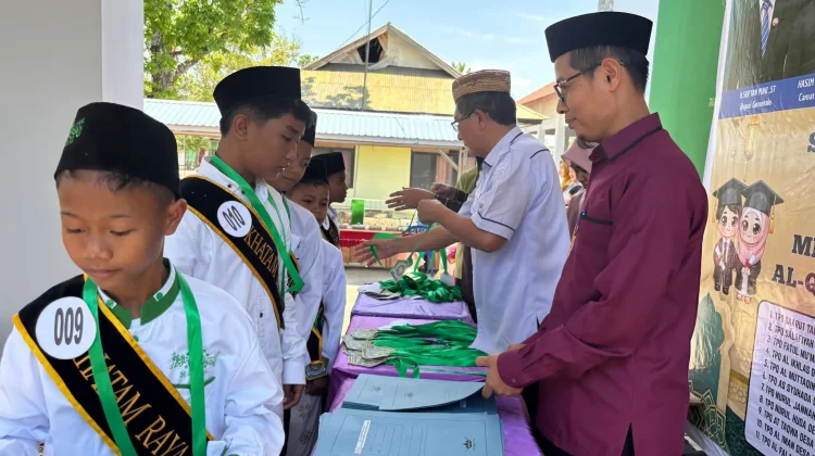 Ratusan Santri di Kecamatan Tolangohula Ikuti Khatam Raya Al-Qur’an