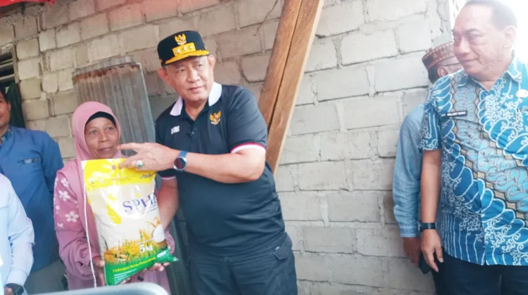 Benih Jagung untuk Petani Terdampak Kekeringan di Desa Huntu