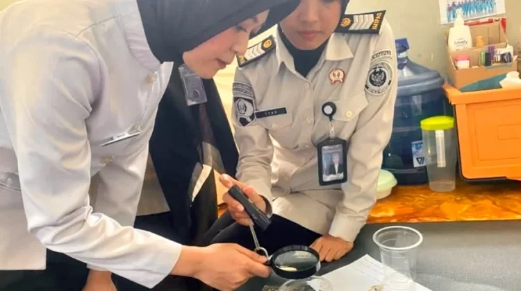 Cegah DBD, Klinik Pratama Lapas Perempuan Gorontalo Periksa Jentik Nyamuk