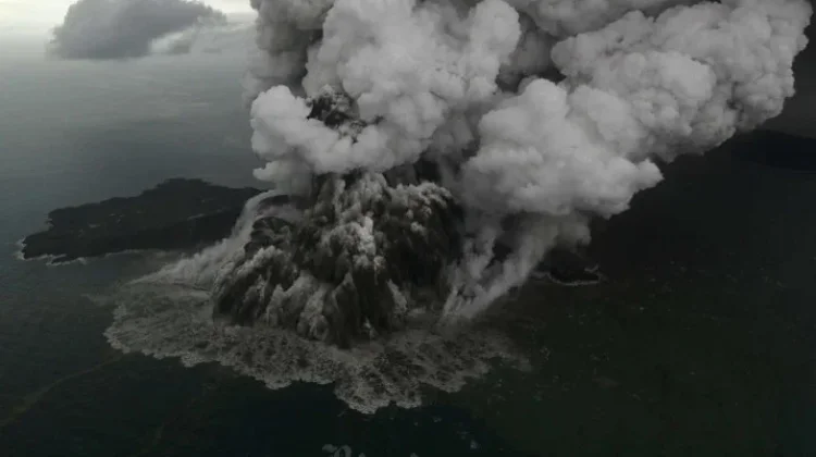Lima Gunung Api Indonesia Berstatus Siaga