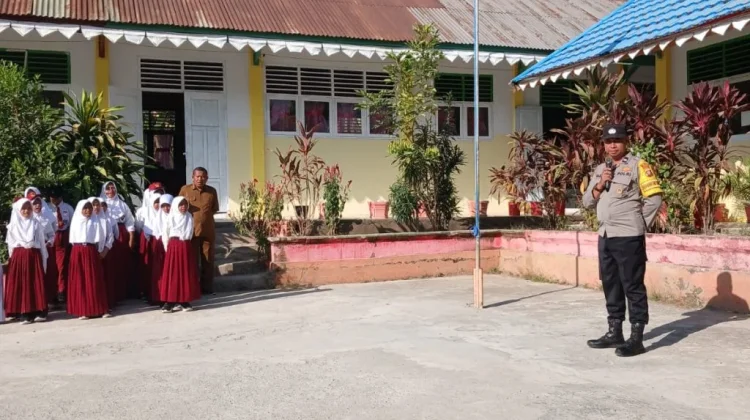 Polisi Edukasi Pelajar di Wonosari tentang Disiplin dan Kenakalan Remaja
