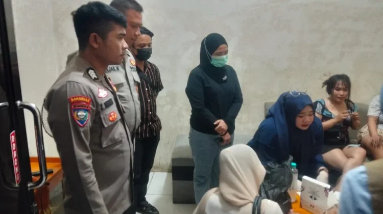 Polsek Wonosari Dampingi Skrining IMS dan HIV di Desa Bongo II
