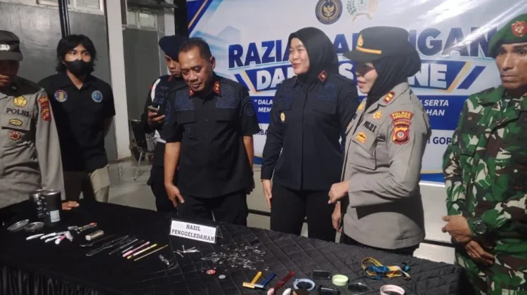 Gabungan Petugas Geledah Kamar Warga Binaan Lapas Perempuan Gorontalo