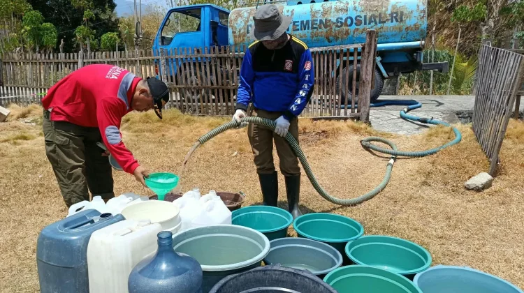 Tagana Gorontalo Distribusikan 31.400 Liter Air Bersih untuk Warga