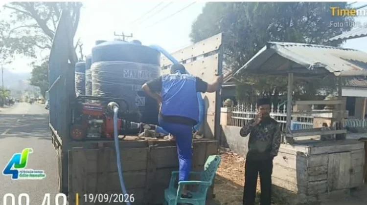Dinsos dan TAGANA Gorut Salurkan Air Bersih, 74 Warga Desa Pontolo