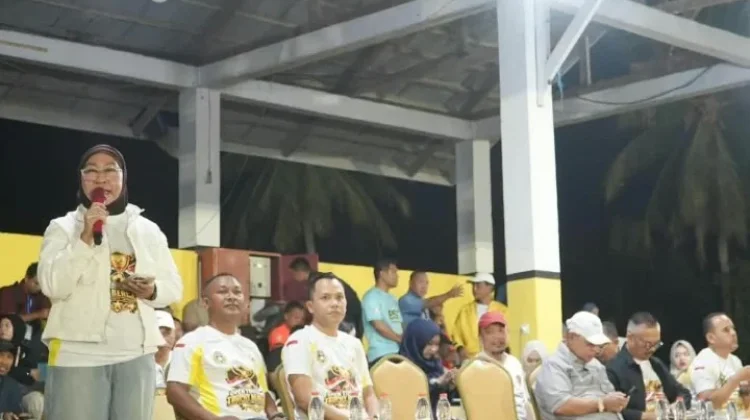 Wabup Gorut Buka Turnamen Sepak Bola Malam Hari Bercahaya Cup I