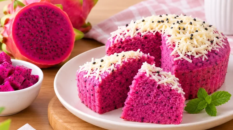 Buah Naga Tak Harus Dimakan Langsung, Bisa Diubah Jadi Bolu Cantik