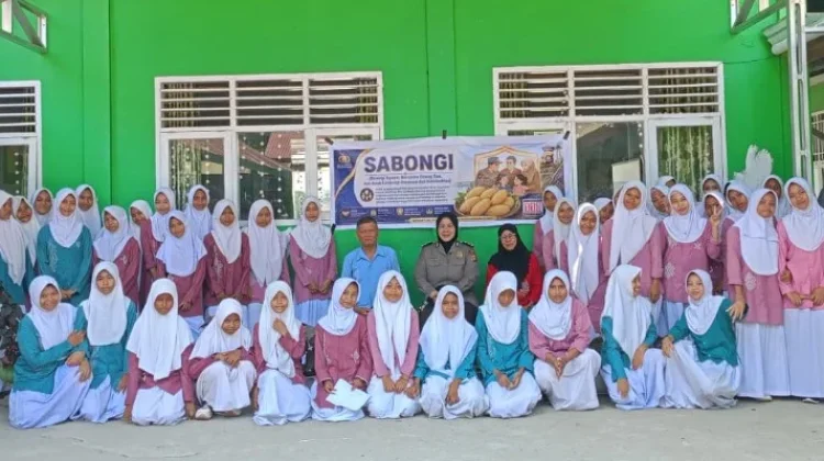 Polsek Limboto Barat Gelar Program Sabongi di SMP Muhammadiyah Pone