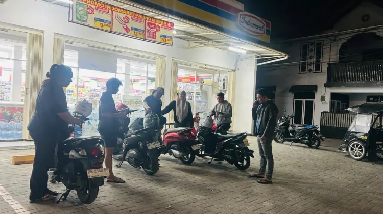 Oknum Ibu Rumah Tangga Diduga Mencuri di Indomaret Raja Eyato