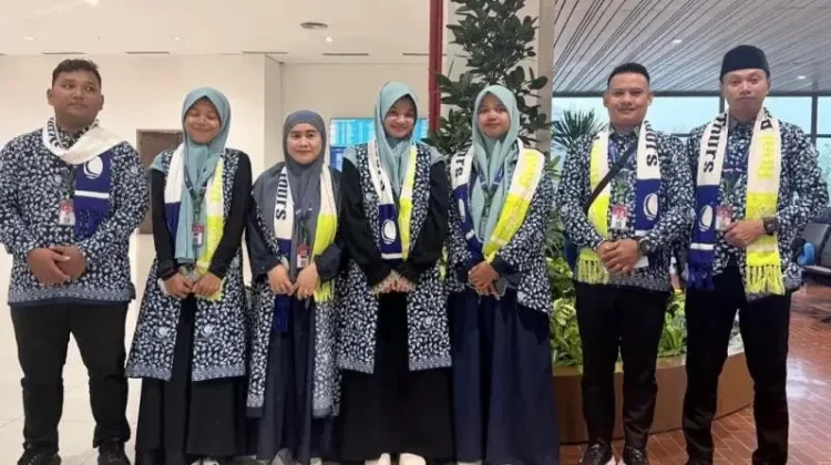 Wali Kota Gorontalo Berangkatkan Umrah Para Peraih Prestasi Keagamaan