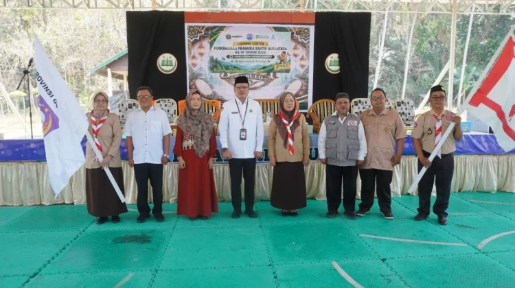 Kontingen Gorontalo Dilepas Ikuti Perkemahan Pramuka Santri Nusantara di Malang