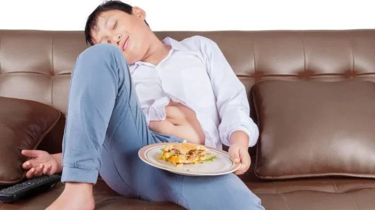 Kenapa Sering Ngantuk setelah Makan? Ini Penyebabnya