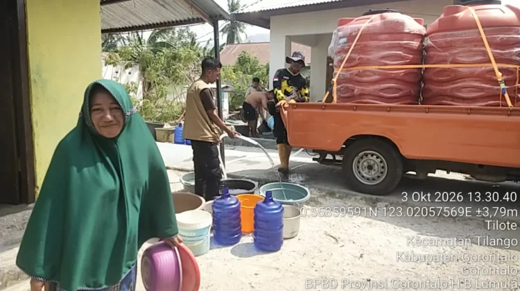 Warga Tilote Sumringah Dapat Air Bersih dari BPBD Provinsi Gorontalo