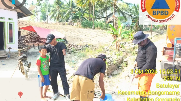 BPBD Gorontalo Guyur 5.000 Liter Air Bersih ke Warga Batu Layar