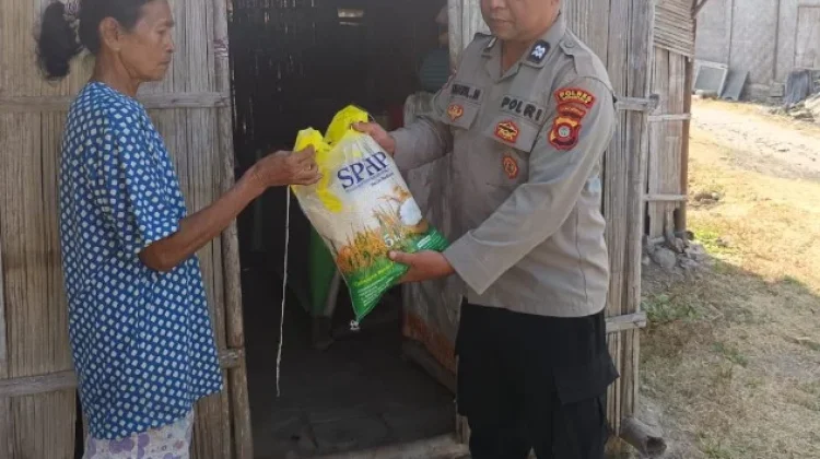 Kemarau Panjang Melanda, Polres Gorontalo Salurkan Sembako untuk Warga
