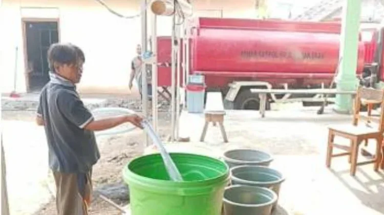 BPBD Gorontalo Utara Salurkan 10 Ribu Liter Air Bersih untuk Warga Terdampak Keker