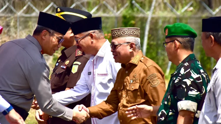 Hadir di Penyambutan Adat Kapolda Gorontalo yang Baru, Ini Harapan Bupati Sofyan