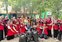 Remaja Gorontalo Bergerak Wujudkan Sekolah Bersih Asri