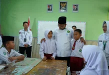 Kakanwil Kemenag Gorontalo Sampaikan Empat Pilar Kesuksesan bagi Siswa MIN 1 Kota