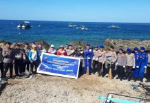 DKP dan Polairud Gorontalo Bersih Pantai Olele