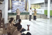 Komunitas 1000 Guru Gorontalo Gelar Teaching and Giving