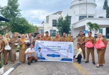 Pengemudi Bentor dan Motor Dapat Takjil dari Dinsos