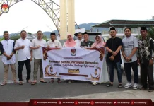 KPU Bone Bolango Bagi Takjil Sambil Edukasi Pemutakhiran Data Pemilih