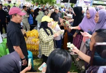Ribuan Warga Boalemo Serbu Pasar Murah Bersubsidi Pemprov Gorontalo