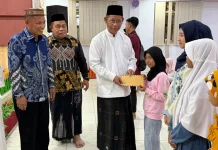 Kemenag Kabgor Salurkan 500 Paket Ramadan untuk Siswa Madrasah