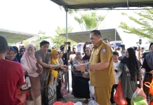 Seribu Paket Disiapkan, Pasar Murah Diserbu Warga Heledulaa Utara
