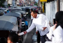 Aston Gorontalo Berbagi Kehangatan Ramadan Melalui Aksi Bagi Takjil