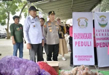 Warga Padati Pasar Murah Bersubsidi di Halaman Mapolda Gorontalo